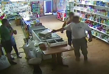 Фото: Кузбассовец в магазине ранил ножом покупателя, заступившегося за продавца 1