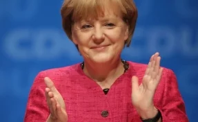 Евро обвалился на фоне заявления Меркель об уходе с поста канцлера 