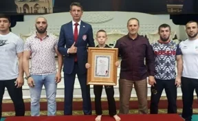 10-летний чеченец установил новый рекорд по отжиманиям 