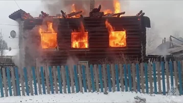 Фото: В Кировской области 16-летний подросток вывел трёх младших сестёр из горящего дома 1