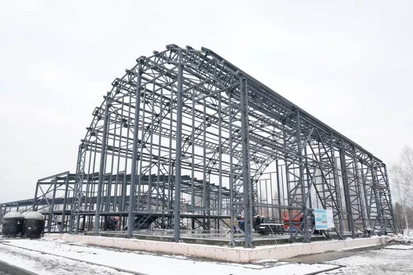 Илья Середюк: модульный бассейн в Прокопьевске сдадут до конца 2025 года