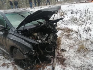 Фото: В Кузбассе на трассе Mazda загорелась после ДТП: один человек погиб, трое получили травмы 1