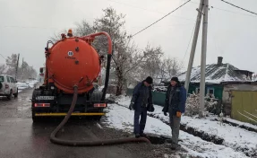 Глава Белова рассказал о ежедневной откачке воды в частном секторе