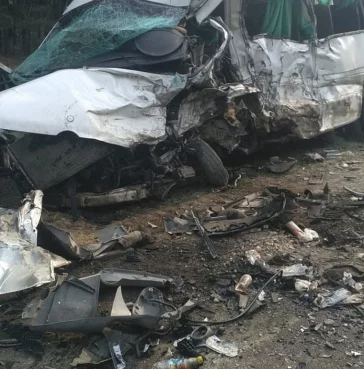Фото: Погибли 5 человек: в Сети появились фото с места смертельного ДТП в Курганской области 3