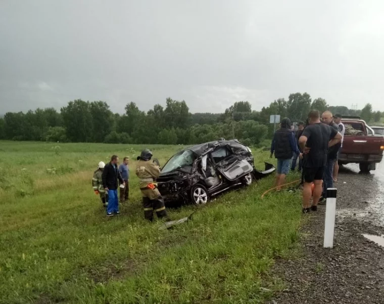 Фото: В Кузбассе произошло смертельное ДТП: Lexus вылетел в кювет 2
