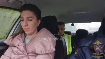 Фото: По Кемерову разъезжала девушка, лишённая водительских прав 1