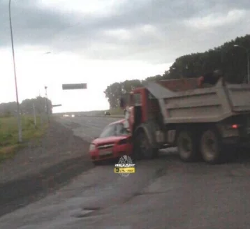 Фото: Кемеровчанин пострадал в ДТП с КамАЗом на трассе 1