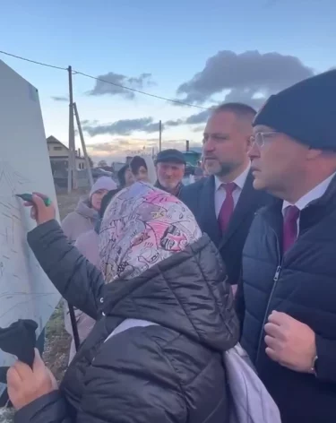 Губернатор Кузбасса встретился с жителями подтопленных домов