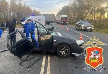 Фото: Пять человек погибли при столкновении фуры и легковушки в Домодедове 1