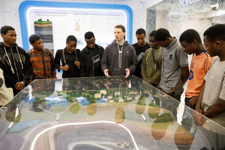 Фото: «Кузбассразрезуголь» поделился опытом развития промышленного туризма с гостями из Африки 1