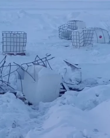 В Красноярском крае опрокинулся грузовик, перевозивший соляную кислоту из Кузбасса