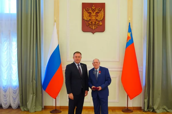 Илья Середюк вручил 18 кузбассовцам государственные и областные награды