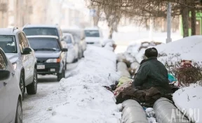 Новокузнечан призвали принести тёплую одежду и обувь для бездомных