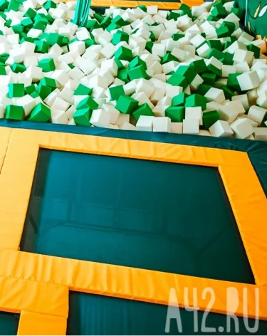 В Татарстане 8-летняя девочка сломала позвоночник в батутном центре