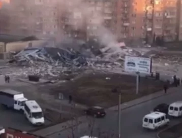Фото: «Как карточный домик сложился»: во Владикавказе произошёл мощный взрыв в супермаркете  1