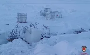 В Красноярском крае опрокинулся грузовик, перевозивший соляную кислоту из Кузбасса