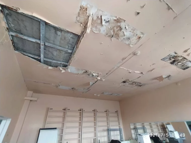 Фото: В Кузбассе прокуратура проверила протекающую крышу в больнице 2