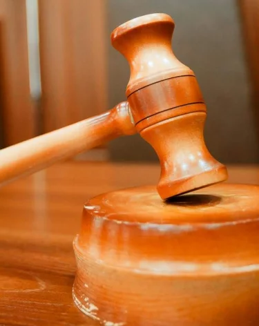 В Кузбассе водитель попал под суд после попытки заменить поддельные права