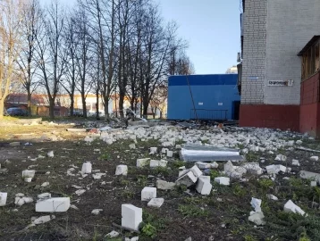 Фото: Оперштаб показал последствия атаки БПЛА на улице Веспремской в Курске 2