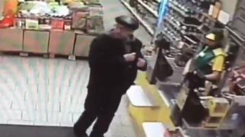Фото: Неудачные разбойные нападения кузбассовца на магазины попали на видео 1