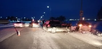 Фото: Три человека пострадали в ДТП с участием четырёх автомобилей в Кузбассе 1