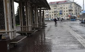 Власти Новокузнецка решили расширить парковку у привокзальной площади после жалоб автомобилистов