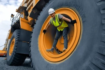 Фото: «Кузбассразрезуголь» установил рекорд по числу промышленных туристов в 2025 году 1