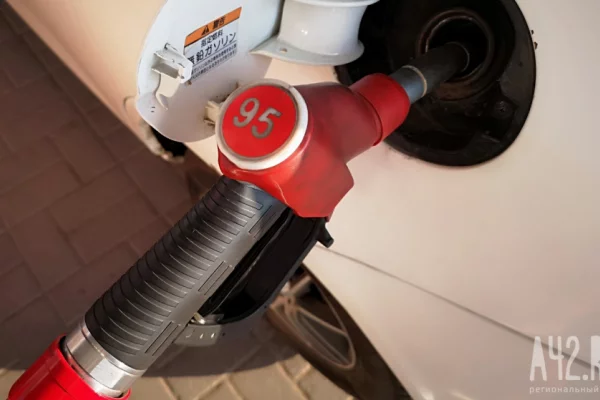 В Севастополе на заправках ограничили продажу бензина в одни руки