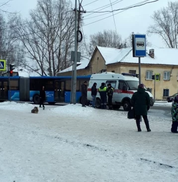 Фото: В Новокузнецке автобус сбил пешехода 1