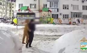 В Уфе задержали мужчину, укравшего скульптуру мальчика из арт-объекта «Многодетная семья»