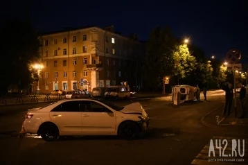 Фото: В полиции рассказали подробности ДТП со скорой в центре Кемерова 1