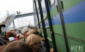 Жительница Кузбасса получила травму при выходе из поезда: он не доехал до платформы