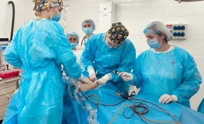 Кемеровские врачи спасли репродуктивные функции пациентки, удалив большую опухоль