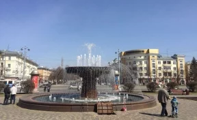 В Кемерове запустили фонтан у драмтеатра