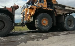 В Кузбассе автомобиль БЕЛАЗ повредил линию электропередачи