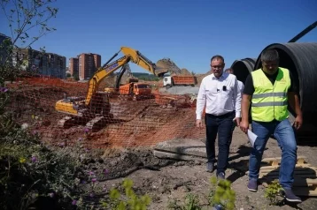 Фото: Губернатор проверил строительство 2 участков Комсомольского проспекта в Кемерове 1
