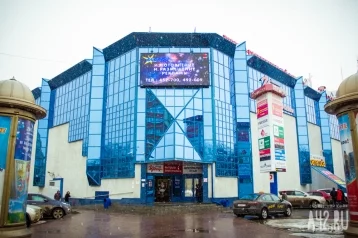 Фото: Фуд-корт в популярном кемеровском ТЦ продают за 35 млн рублей 1