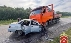 Манипулятор смял автомобиль в Прокопьевском округе, четыре человека погибли