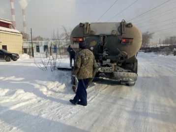 Фото: В Кемерове оштрафовали водителя, который сбрасывал отходы производства в коммунальный коллектор 1