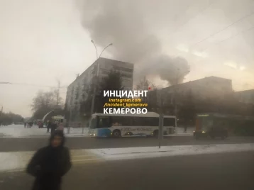 Фото: В Кемерове загорелось общежитие на проспекте Ленина 1