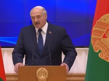 Фото: Лукашенко заявил, что переболел коронавирусом 1