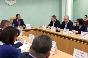 Фото: Глава Кемерова обсудил с главами промпредприятий экологическую ситуацию в городе  1