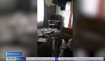 Фото: В Прокопьевске в жилом доме обрушился потолок 1