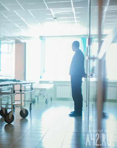 Судебные приставы принудительно госпитализировали больного туберкулёзом кузбассовца 