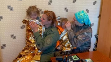 Фото: Пропавших несколько дней назад в Кузбассе малолетних девочек передали медикам 1