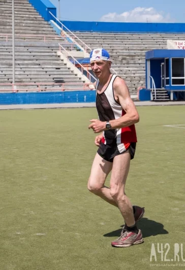 Фото: «У нас столько ещё никто не бегал»: кемеровчанин готовится к 100-му марафону 7