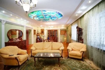 Фото: Четырёхэтажный дом с мраморной лестницей под Кемеровом продают за 34 млн рублей 3