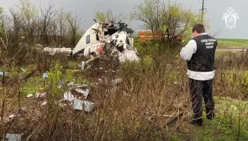 Фото: После падения вертолёта санавиации и гибели пилота в Волгоградской области возбудили уголовное дело 1