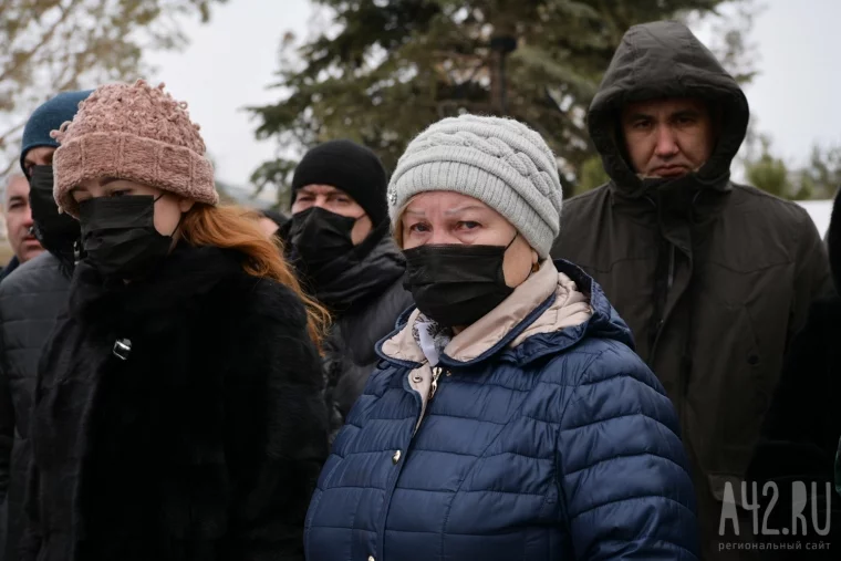 Фото: Два года после трагедии: богослужение о погибших в «Зимней вишне» в кемеровском Парке Ангелов 18