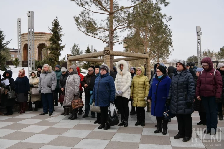 Фото: Два года после трагедии: богослужение о погибших в «Зимней вишне» в кемеровском Парке Ангелов 20